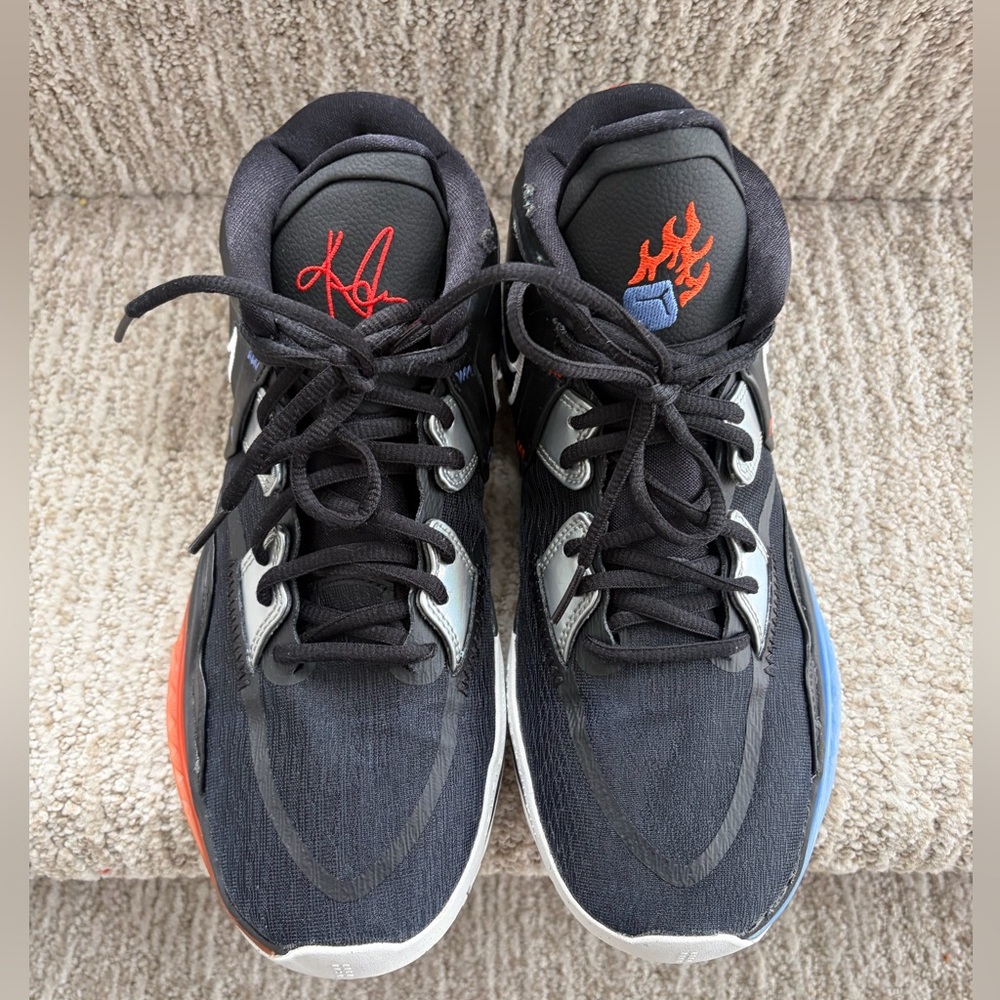 Nike Kyrie Infinity Fire and Ice basketball shoes Youth size 7.